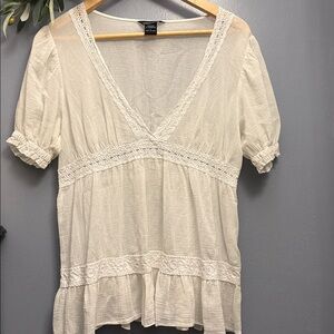 Moda International women’s Cream Lace V-Neck Top